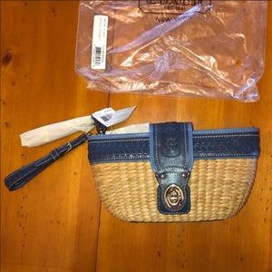 💼💙BRAND NEW COACH STRAW CLUTCH💙 💼